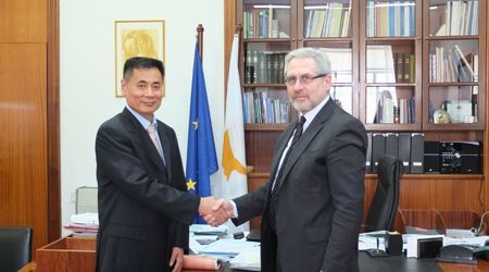 塞浦路斯內(nèi)政部常務部長會見世貿(mào)通集團董事長